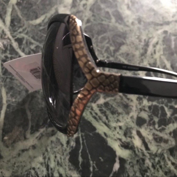 Foster Grant Open side frame Sunglasses - Picture 5 of 5